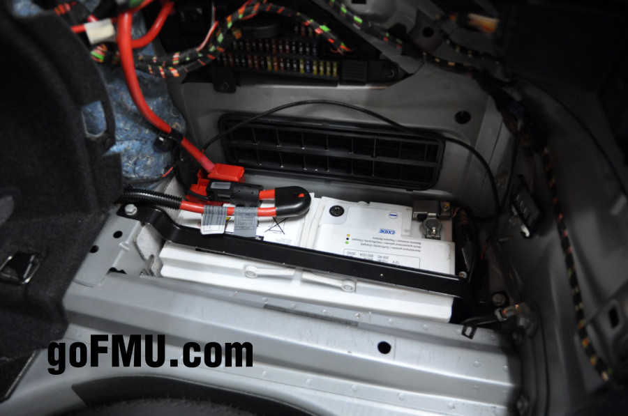 BMW E60 528i jump starting rear trunk battery panel | Car Repair ...